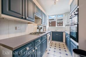 9, 200 White Court, West Hill, London SW15 3JB