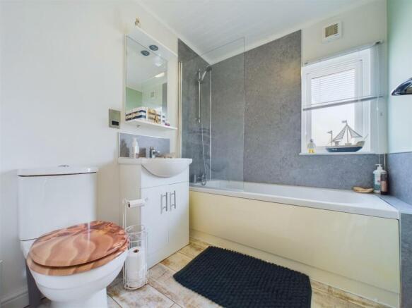2 bed Park Home for sale Image 11