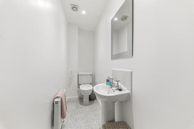 3 bed Town House for sale Image 9
