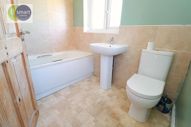 3 bed Semi-Detached for sale Image 11