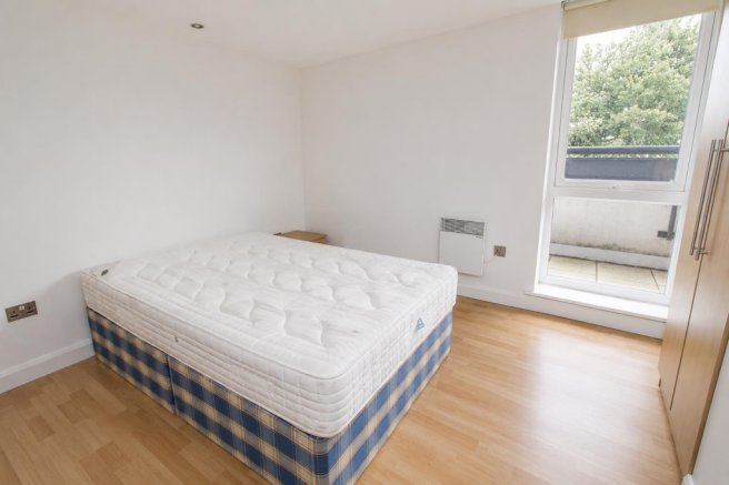 3 bed Apartment for sale Image 9