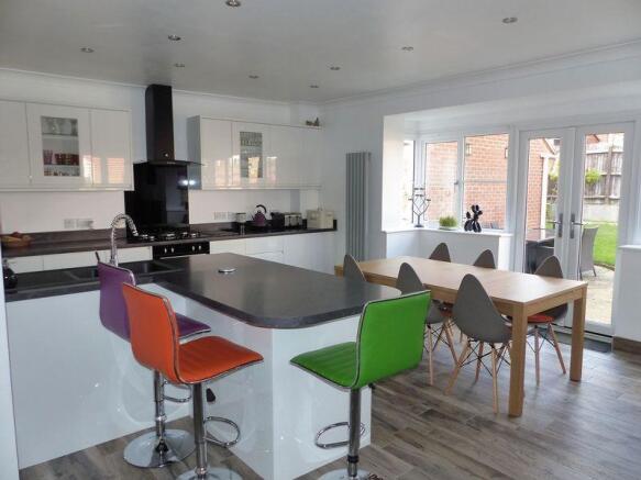 Kitchen Diner 2