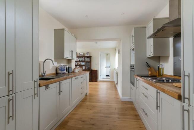 20 Manor Lane-8.jpg