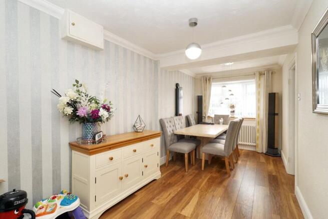 4 bed Detached for sale Image 9