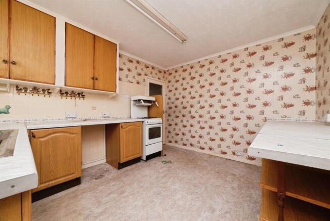 2 bed Semi-Detached Bungalow for sale Image 5
