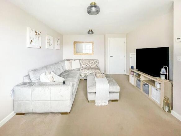 3 bed Semi-Detached for sale Image 4