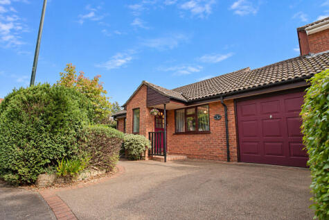 Neile Close, Lincoln