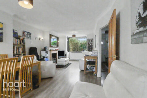 15 Hengrove Avenue, Bristol BS14 9TB