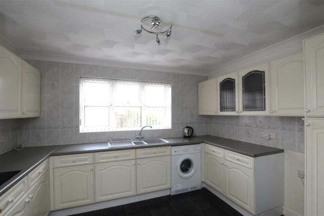 Kitchen - b.JPG