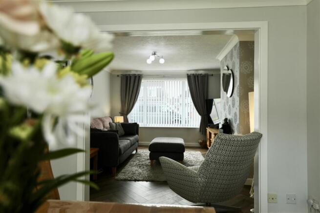 3 bed Semi-Detached for sale Image 11