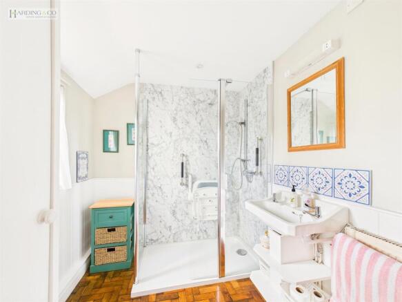 Shower room.jpg