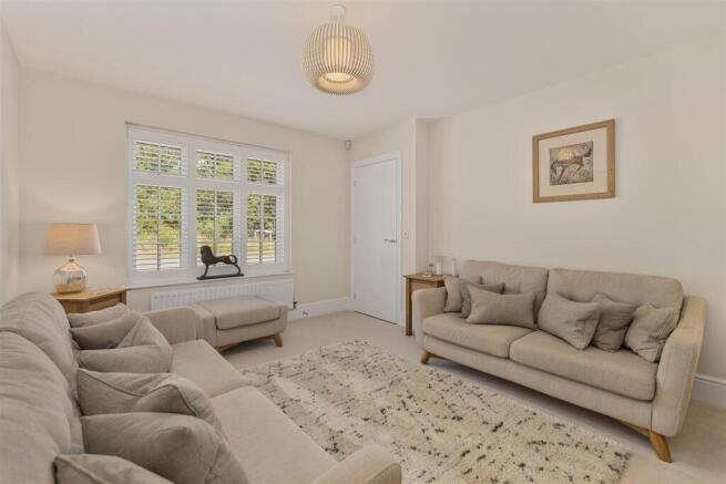 11 Bateman Close, Banbury-6.jpg