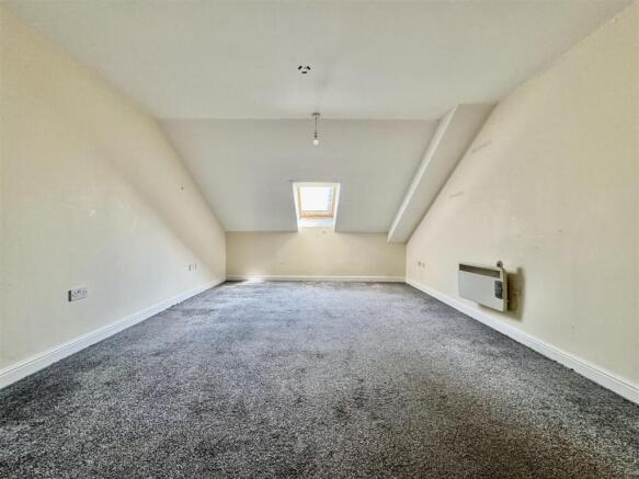 2 bed Apartment for sale Image 4