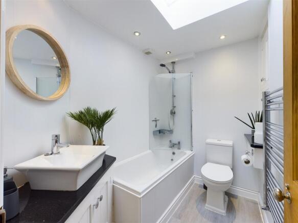 Bathroom.jpg