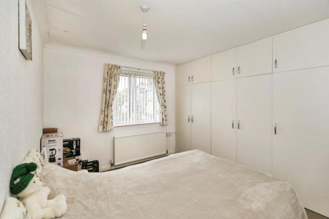 4 bed House for sale Image 7