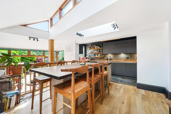 3 bed Terraced for sale Image 7