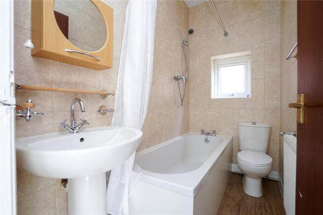 2 bed Terraced to rent Image 11