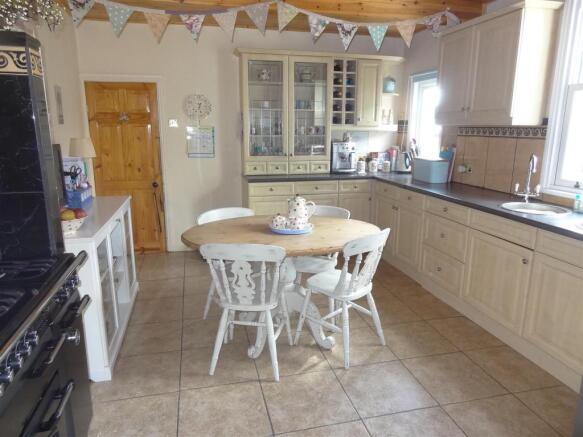 BREAKFAST KITCHEN