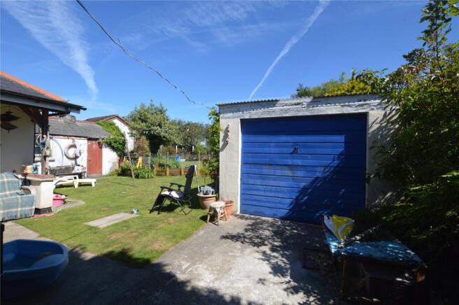 Gardens & Garage