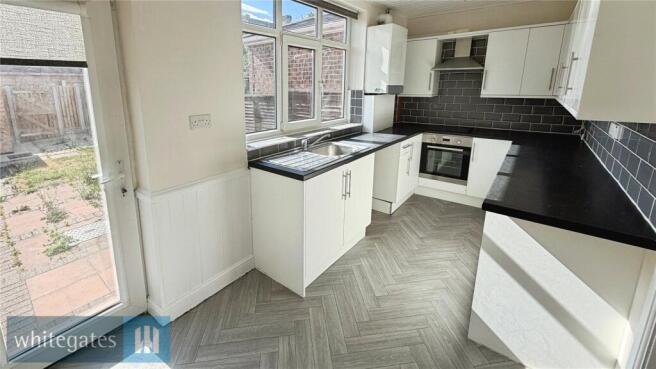 2 bed Terraced to rent Image 5