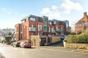 Flat 7, Queens Place, Denzil Road, Guildford GU2 7AT