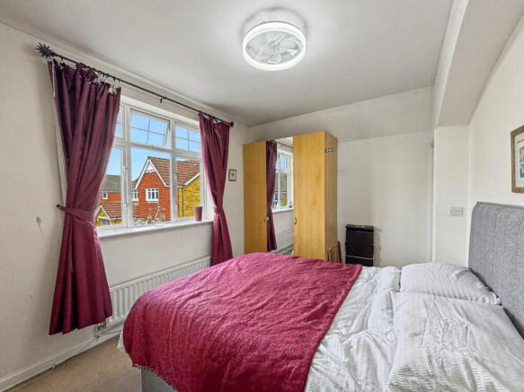4 bed Detached for sale Image 8