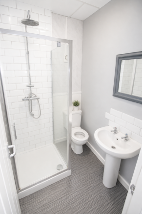 4 bed Terraced to rent Image 7