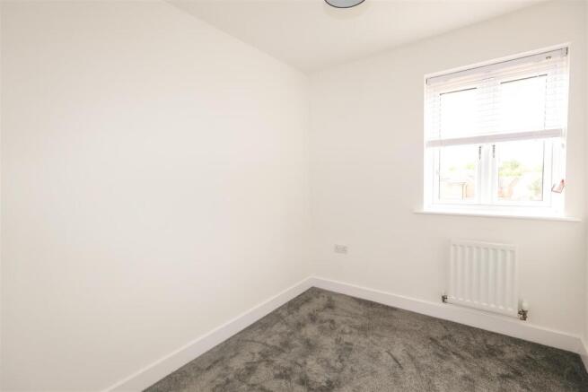 3 bed Semi-Detached to rent Image 10