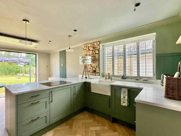 2 bed Terraced for sale Image 8