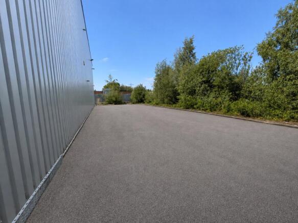 Land to rent Image 3