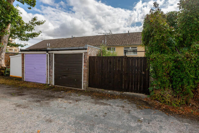 3 bed Semi-Detached to rent Image 12