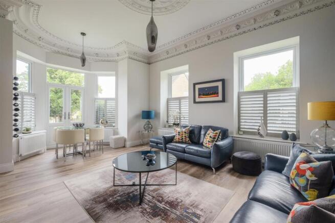 3 bed Apartment for sale Image 3