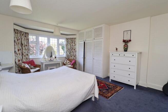 4 bed Detached for sale Image 10