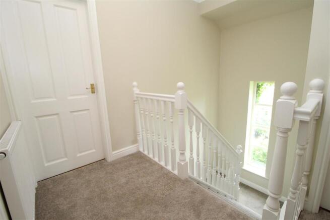 FIRST FLOOR LANDING