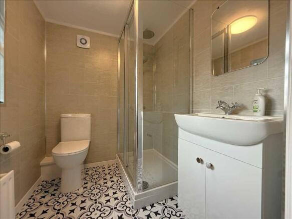 2 bed Flat for sale Image 11