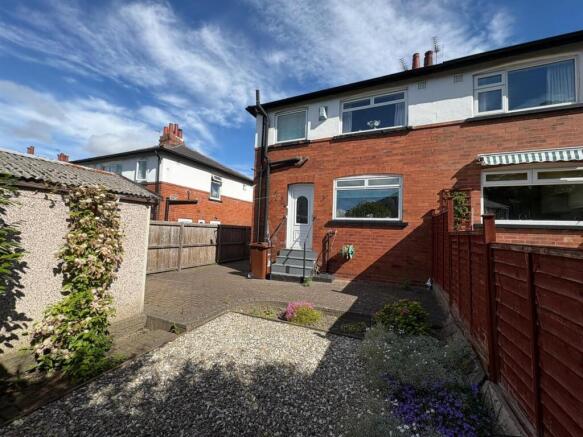 3 bed Semi-Detached for sale Image 4