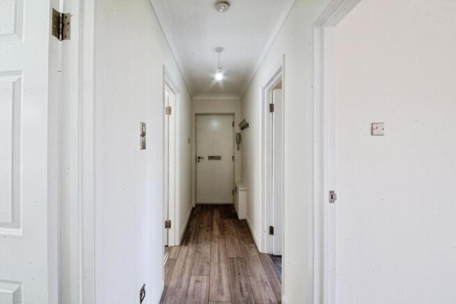 2 bed Flat to rent Image 10