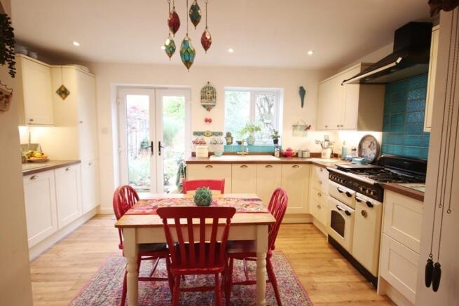 Kitchen/Breakfast...