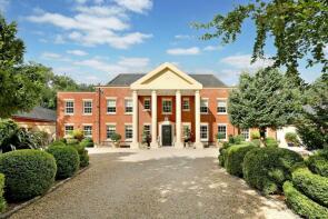 The Pillars, Slade Oak Lane, Higher Denham, Gerrards Cross SL9 0QE