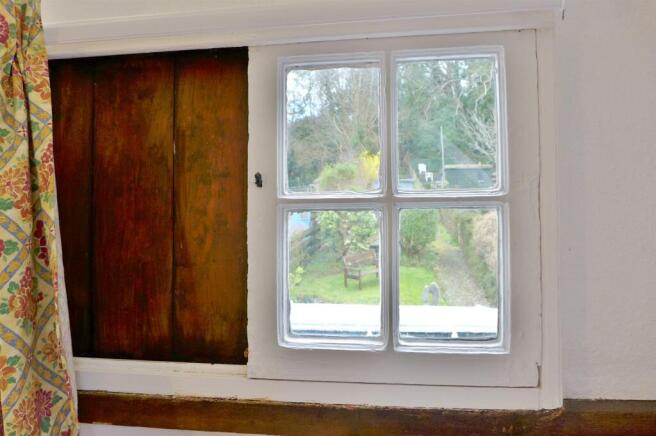 Beroom 2 window to garden.