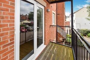 6 crown balcony