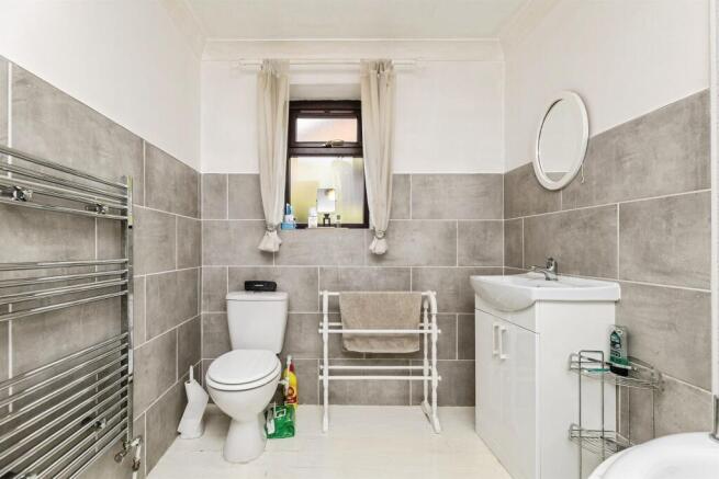 3 bed Semi-Detached Bungalow for sale Image 12