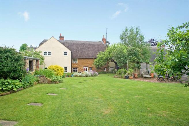 Throstle Cottage fpz