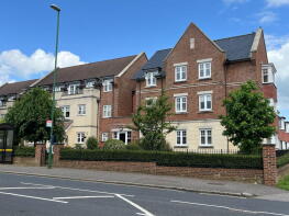 Flat 25, Clarence Court, Brighton Road, Horsham RH13 5TS