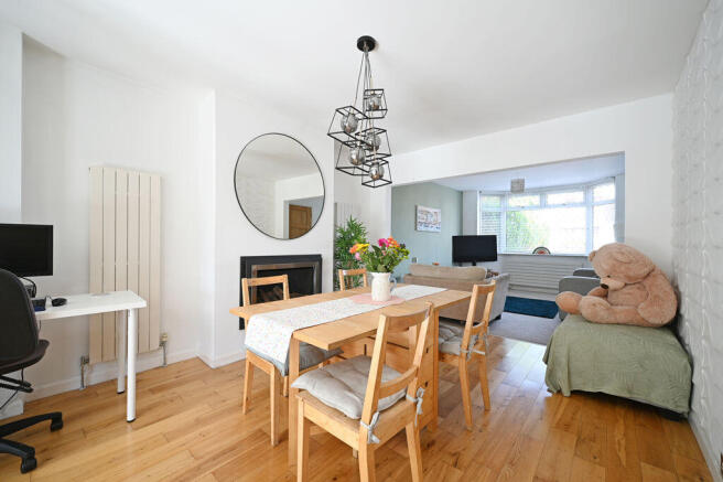 3 bed Semi-Detached for sale Image 7