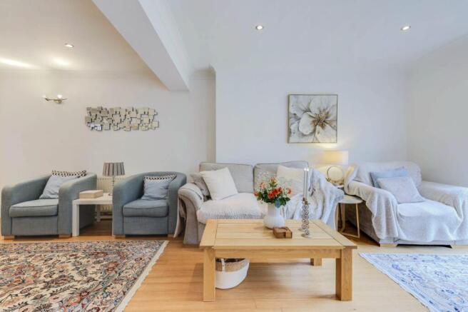 3 bed Bungalow for sale Image 4