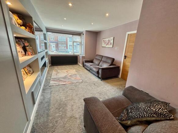 4 bed Semi-Detached for sale Image 4