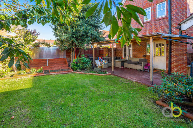 037