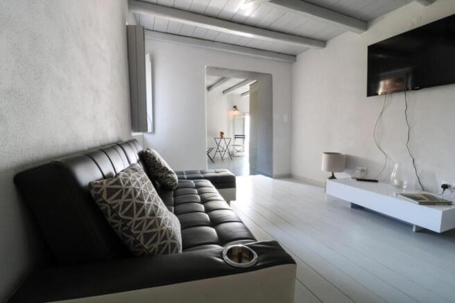 Sitting room to kitchen