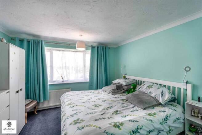 4 bed Semi-Detached for sale Image 11